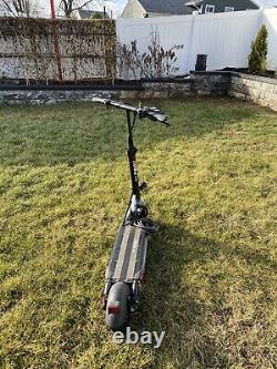 Voro EMOVE Cruiser 52V 1600W Foldable Electric Scooter